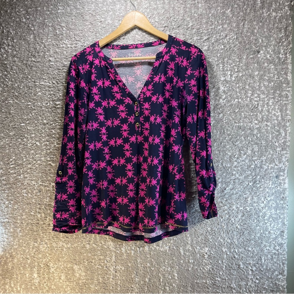 Lilly Pulitzer Janelle Top in Bright Navy Pink Get Hoppy print M Pima‎ Cotton